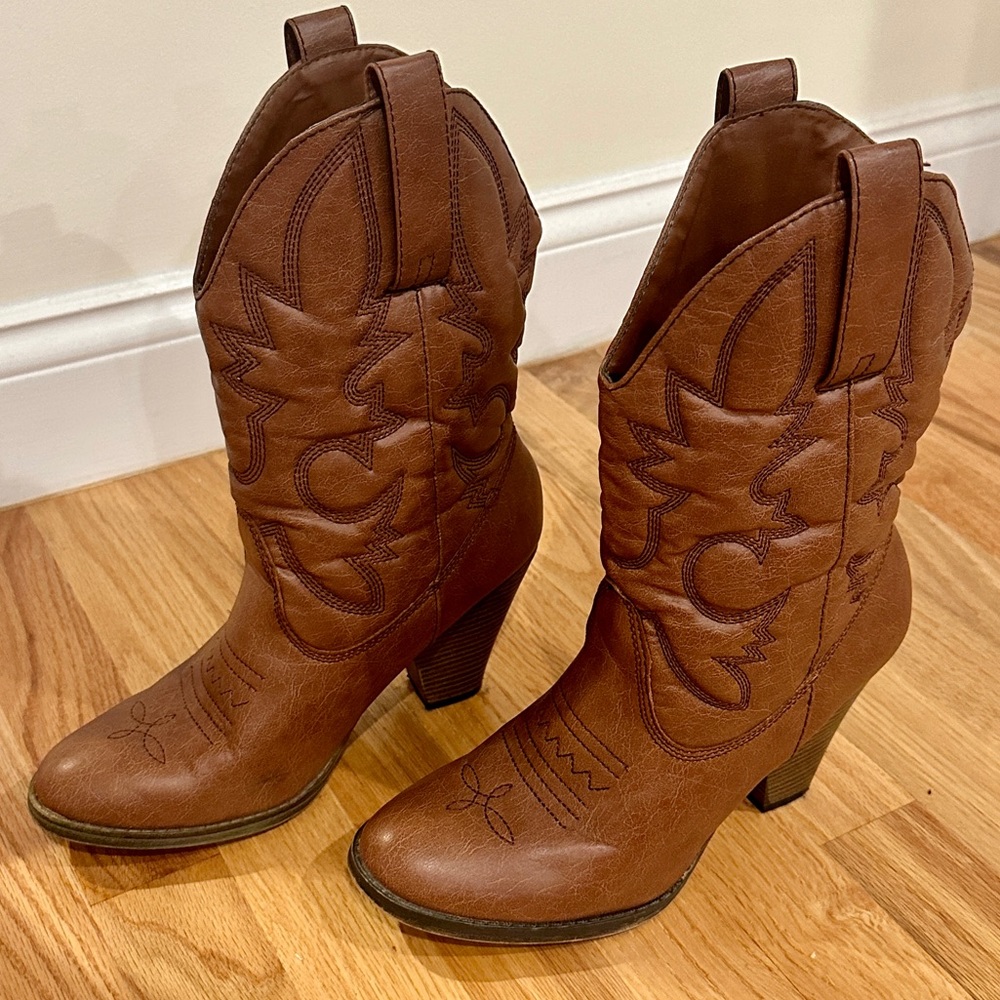 BROWN WESTERN-STYLE HIGH HEEL COWBOY BOOTS